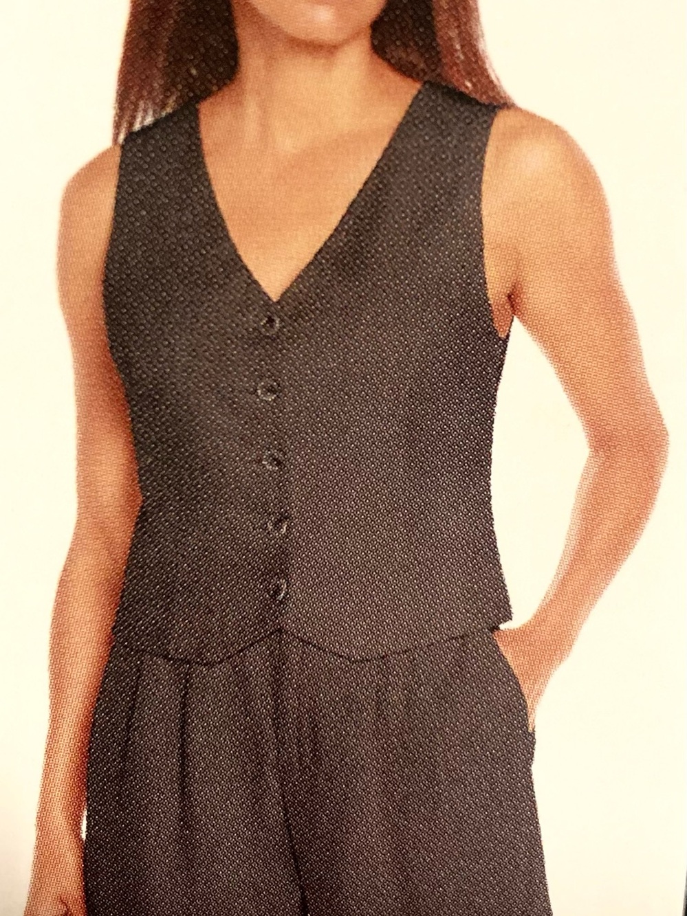 Express Woman’s XS Sleeveless V-Neck  Button Front Vest in Black NWT, $78 MSRP